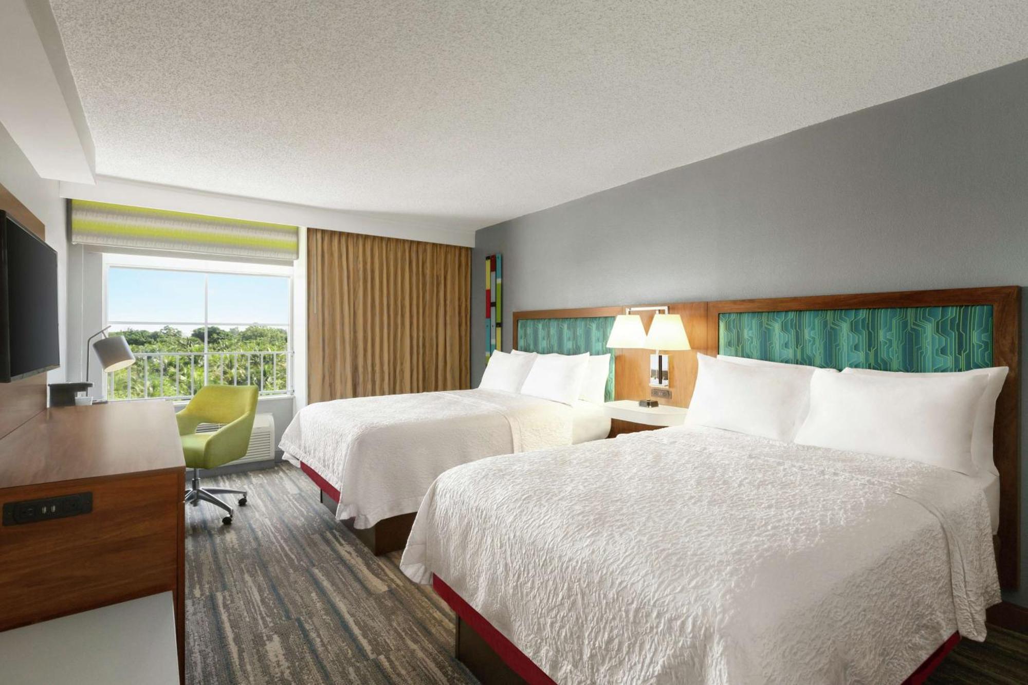 הוליווד Hampton Inn & Suites Fort Lauderdale Airport מראה חיצוני תמונה